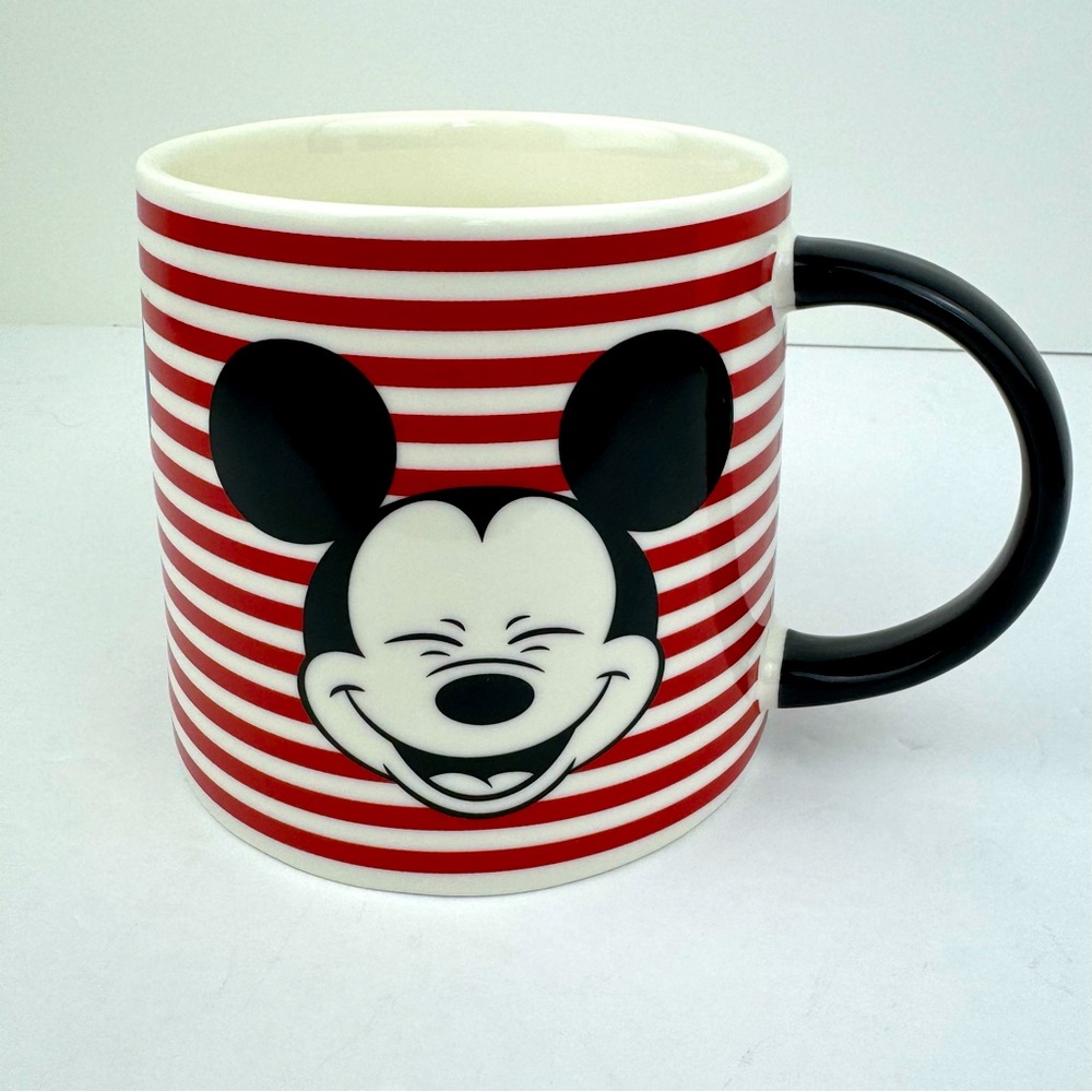 Disney Mickey Mouse jumbo 24oz mug. Red White Striped. Three facial expressions